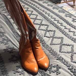 Elegant Tan Heeled Boots